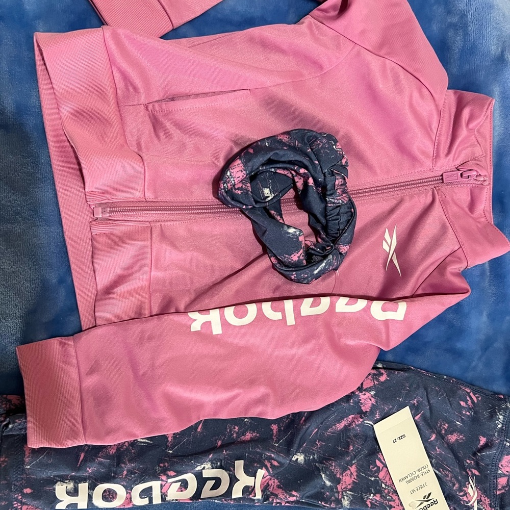 Reebok 2t girls two piece dry fit pant and sweater set.